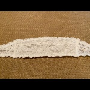 Aeire White Lace Strapless Bralette